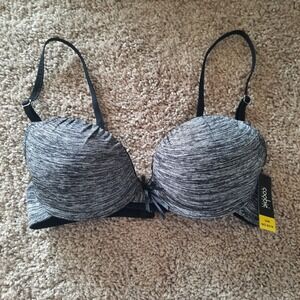 NWT Coobie 32 B Bra..  Padded Underwire, removable straps.
